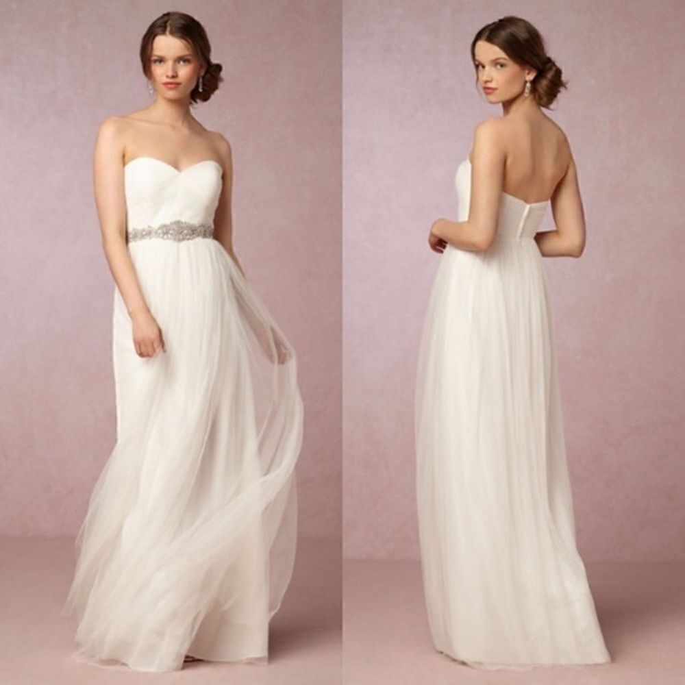 Chic White Backless Dress